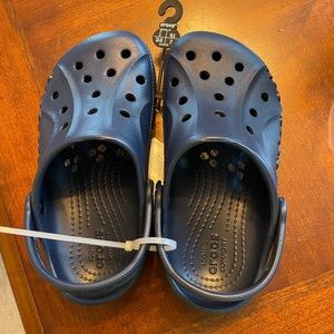 Kids NWT crocs size J1